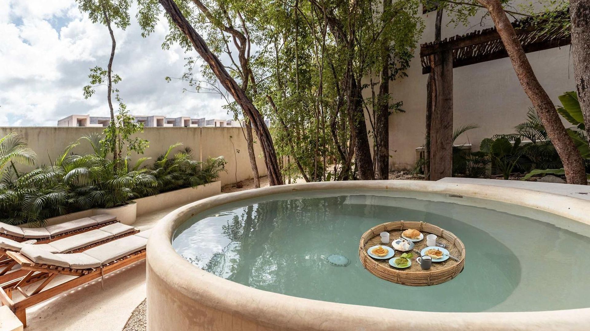 Luxe Ground-floor 3br Jungle Retreat With Plunge Pool Сasa de vacaciones *