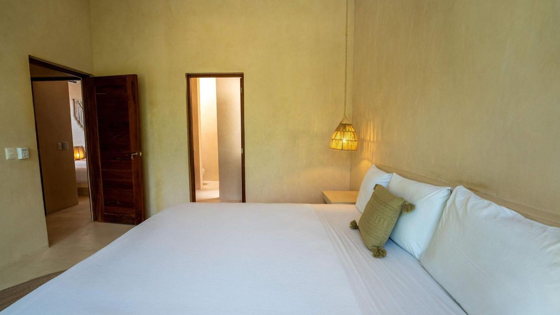 Ahal Luxe 3br Penthouse Haven With Private Rooftop Pool & Plunge Pool