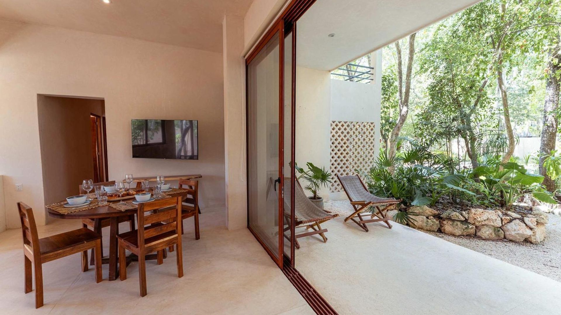 Ahal Holistika 3br Ground-floor Jungle Oasis With Plunge Pool Holiday home