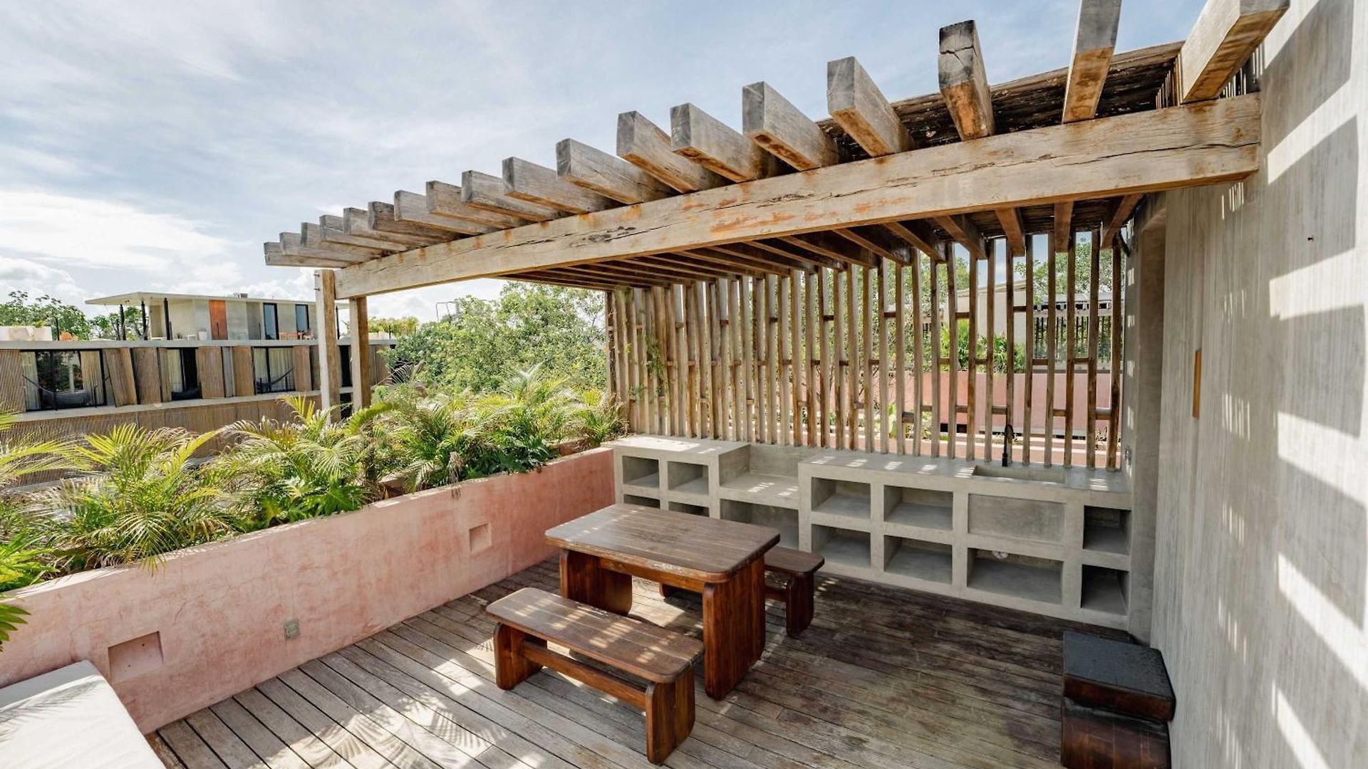 Modern 3br With 2 Pools & Rooftop Lounge