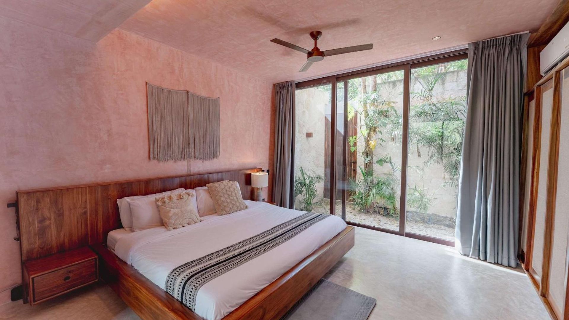 Modern 3br With 2 Pools & Rooftop Lounge *