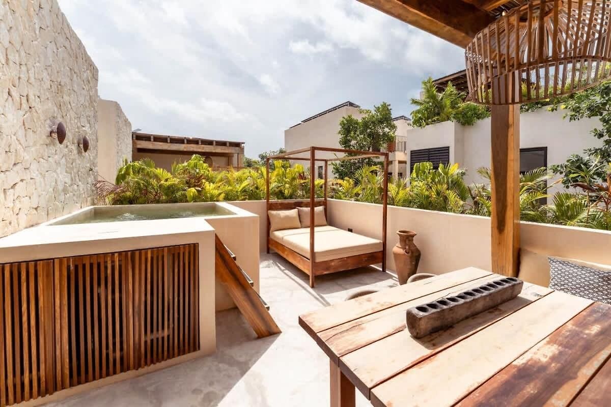 Spacious 6br Luxe With 4 Private Pools And Yoga Space Rooftop & Concierge *