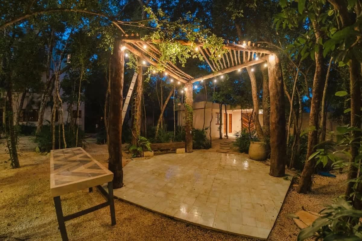 Elegant 3br Penthouse Haven With Private Rooftop Pool & Jungle Views