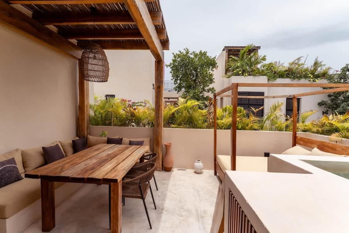 Spacious 6br Luxe With 4 Private Pools And Yoga Space Rooftop & Concierge Holiday home *