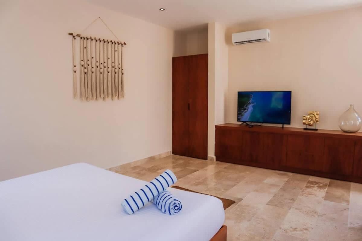 Huge 10br Luxury Complex With Private Pool & Serene Setting *