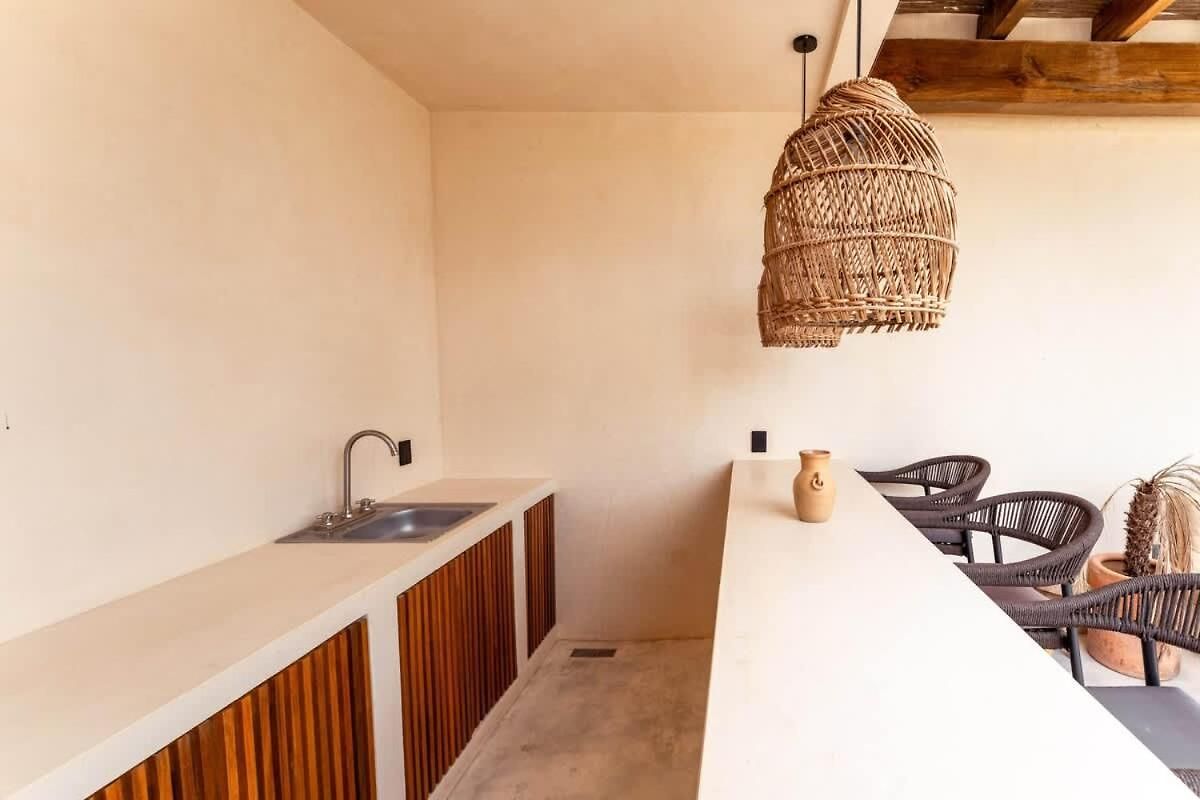 Spacious 6br Luxe With 4 Private Pools And Yoga Space Rooftop & Concierge Holiday home *