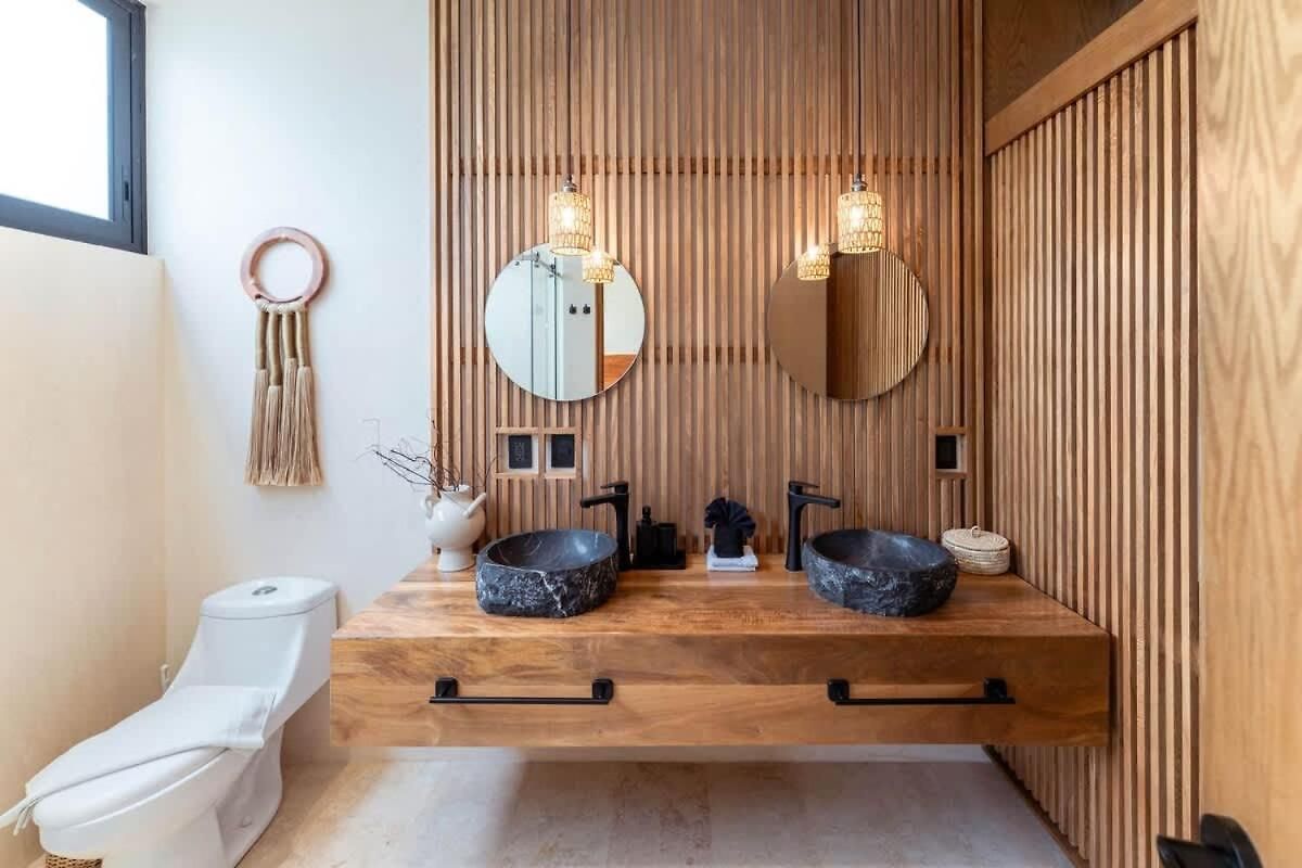 Spacious 6br Luxe With 4 Private Pools And Yoga Space Rooftop & Concierge Holiday home