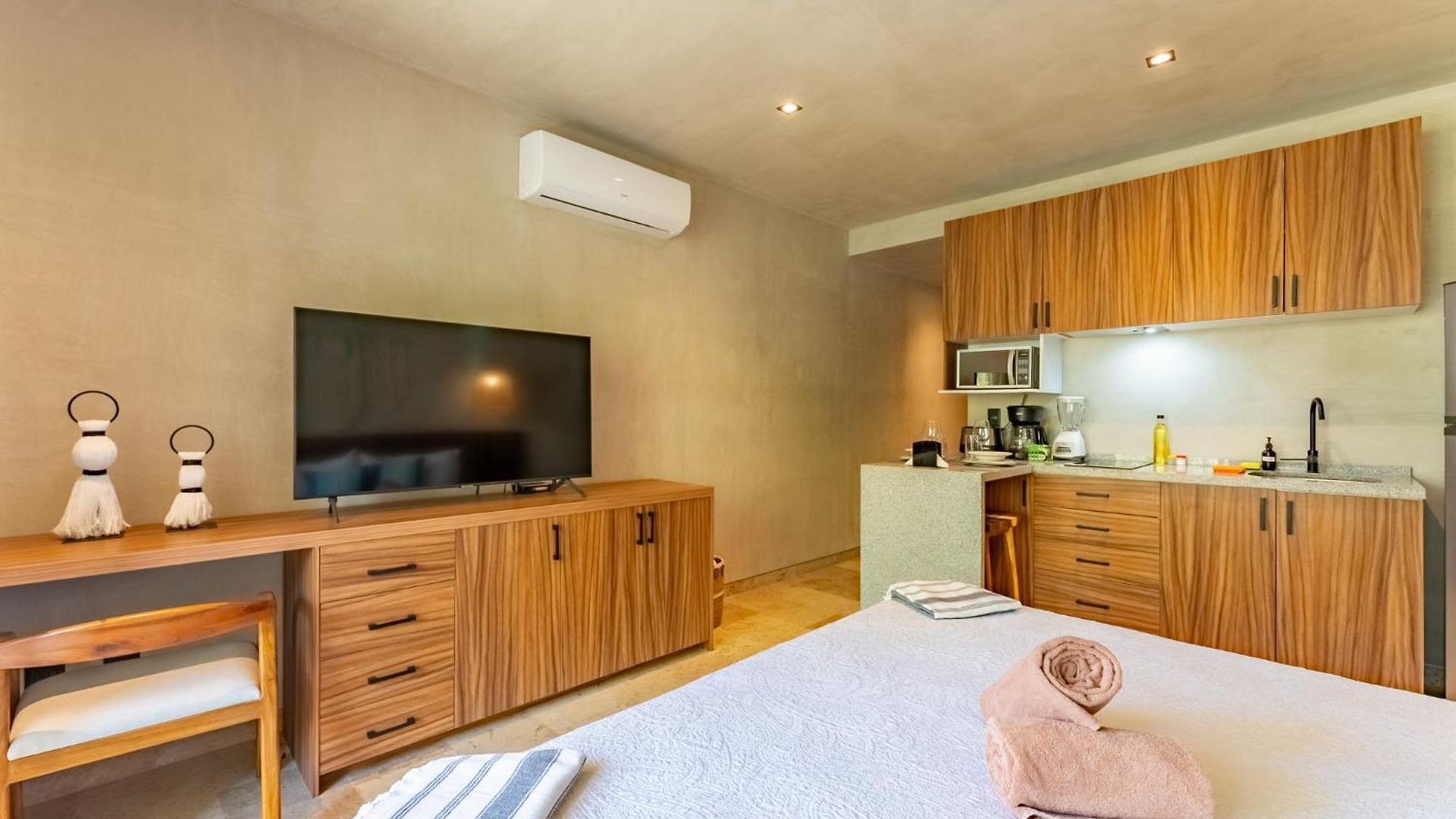 Bakal Aparthotel