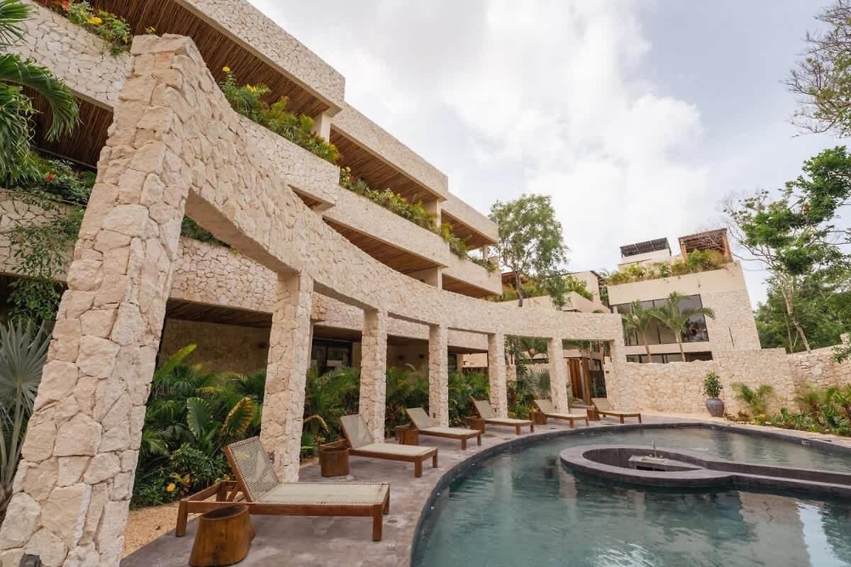 Spacious 6br Luxe With 4 Private Pools And Yoga Space Rooftop & Concierge Holiday home *