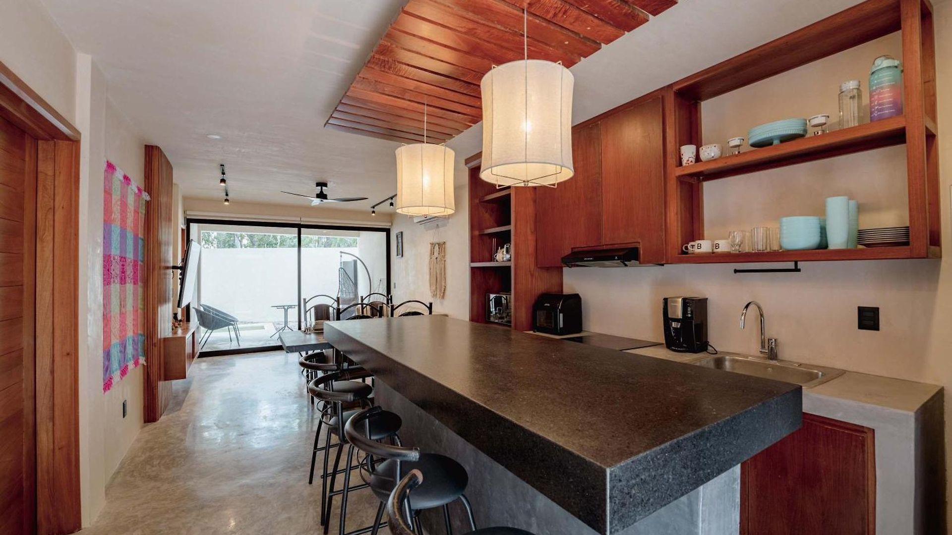 Talulah Living 2br & Private Pool *