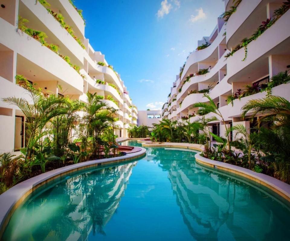 Apartment Getaway With Jacuzzi & Pools *