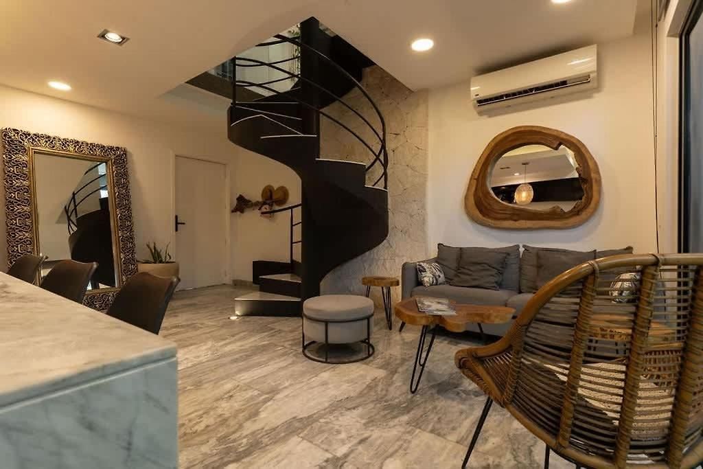 Stylish 3br Retreat In Serene Luxury Setting