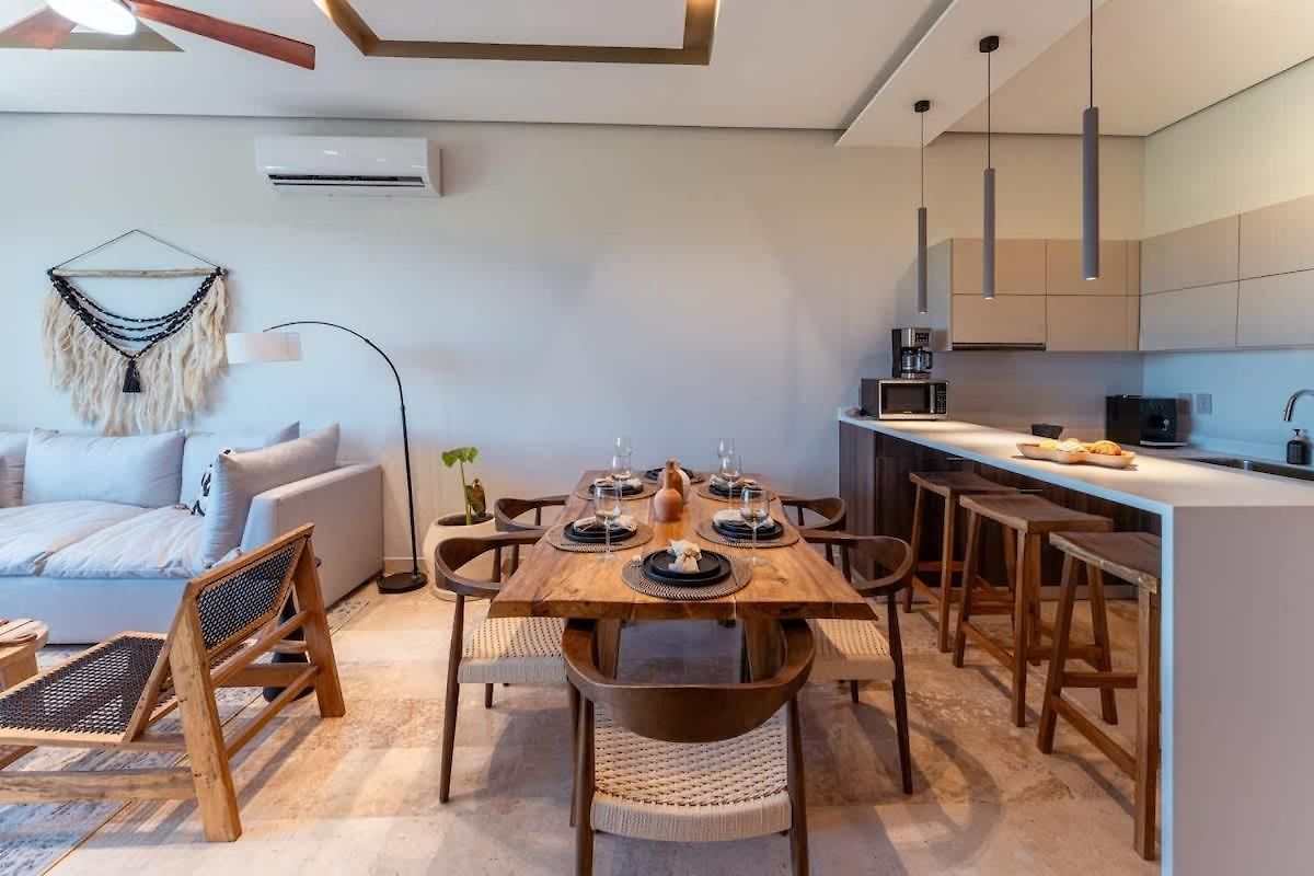 Amira - Stylish Penthouse With Rooftop Pool & Sea Horizon