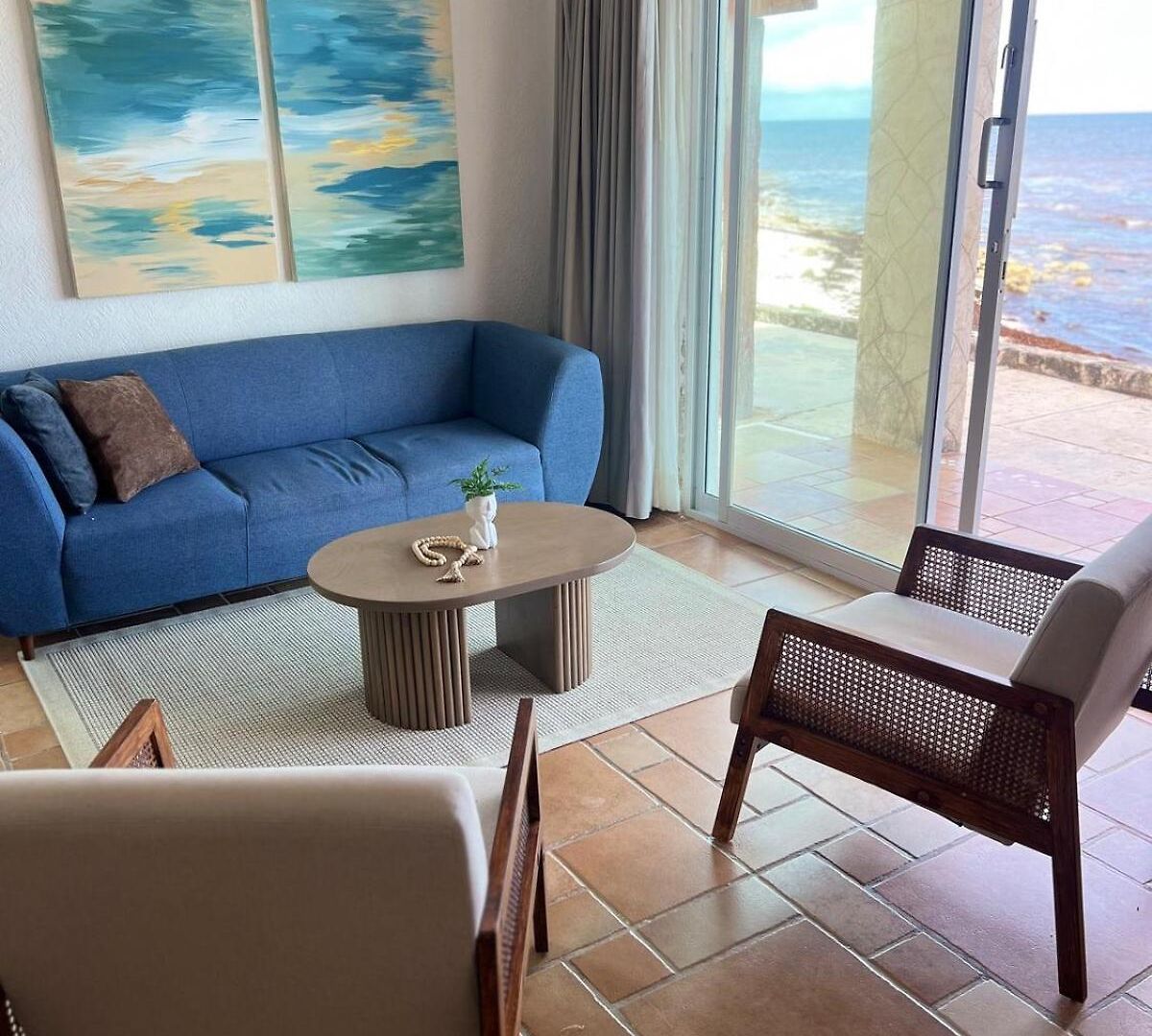 Beachfront In Apartment *
