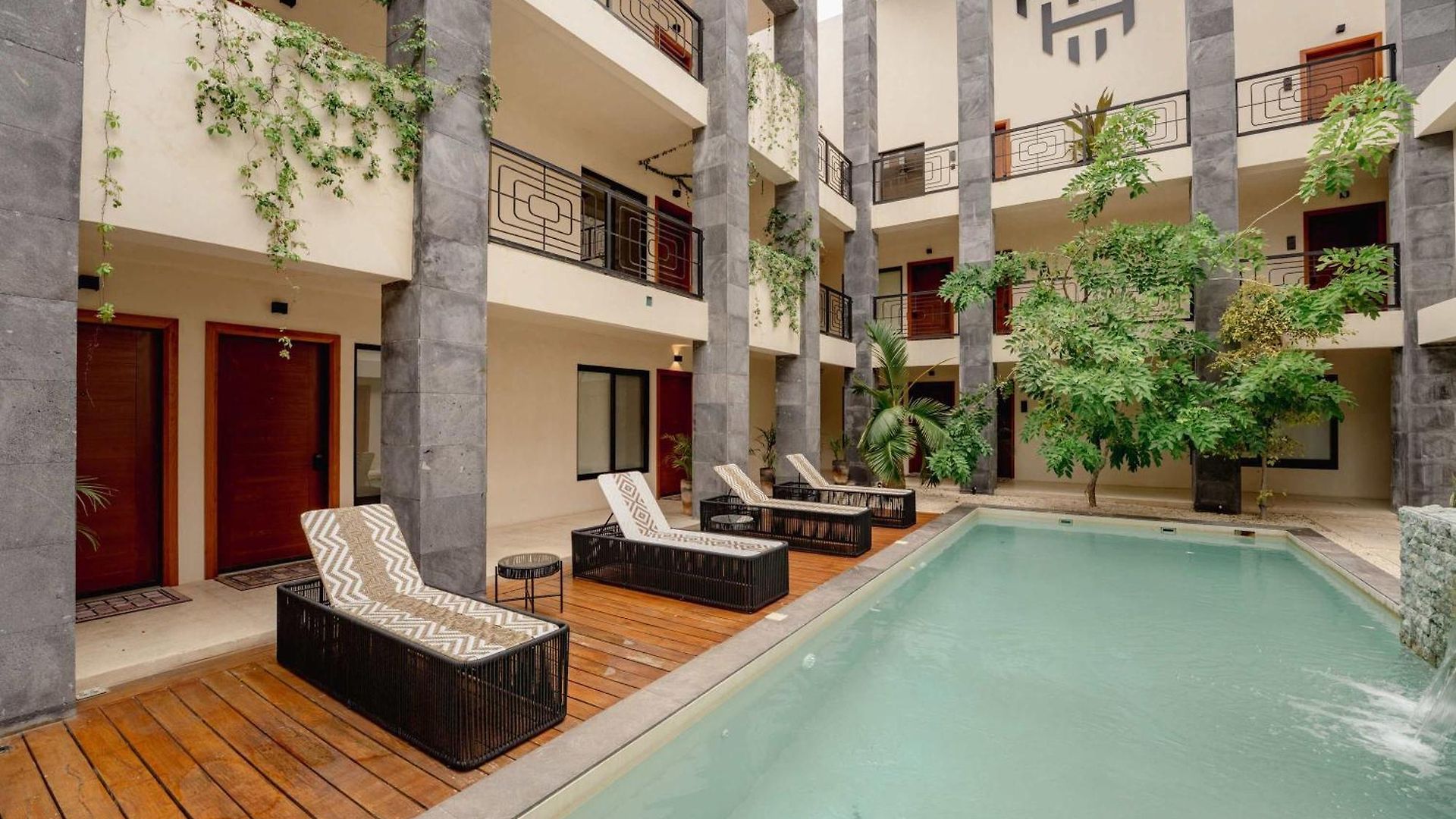 Apartment Talulah Living 3br - Private & Shared Pool