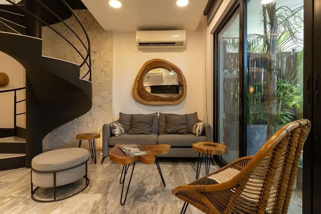 Stylish 3br Retreat In Serene Luxury Setting *