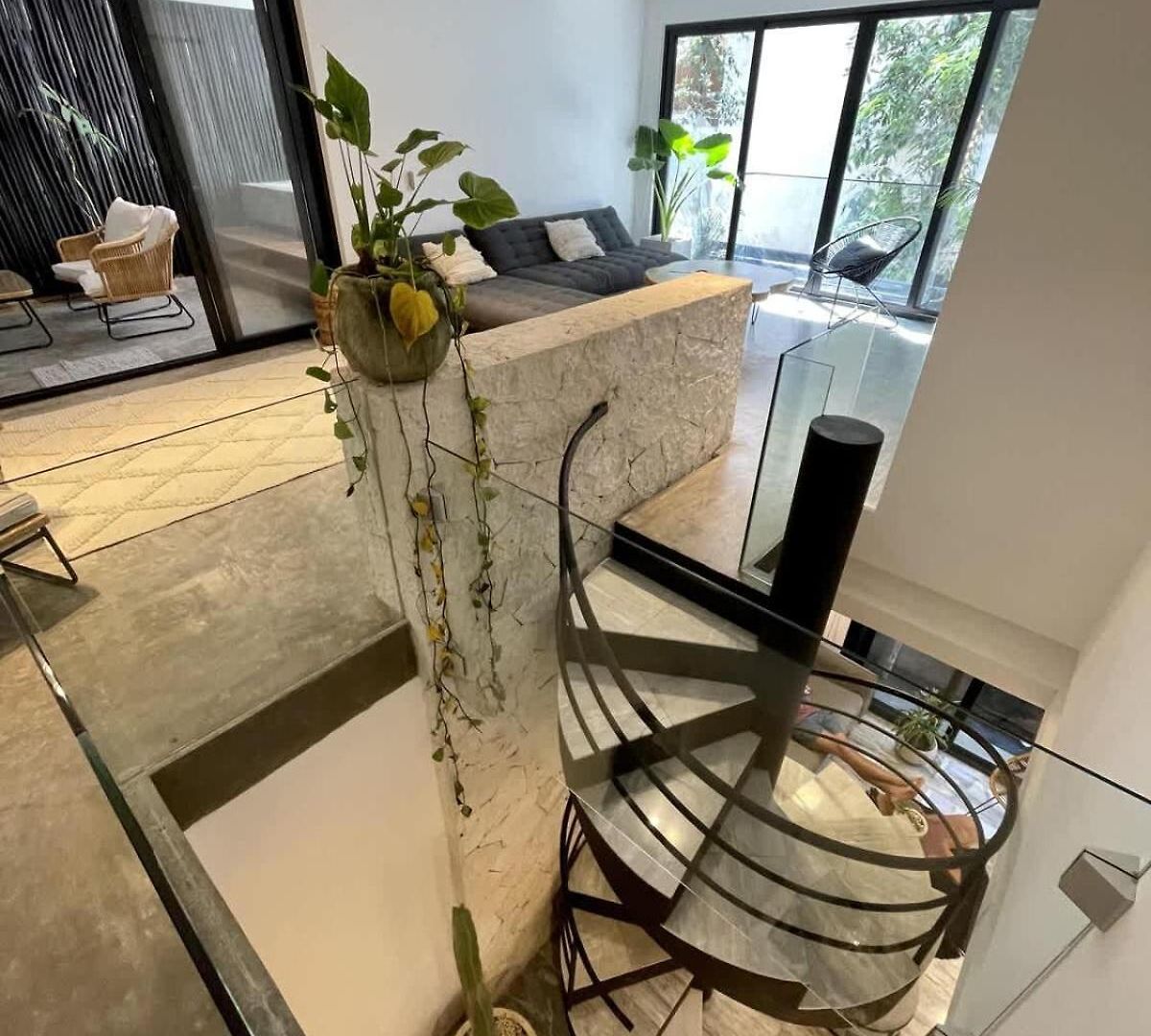 Stylish 3br Retreat In Serene Luxury Setting *