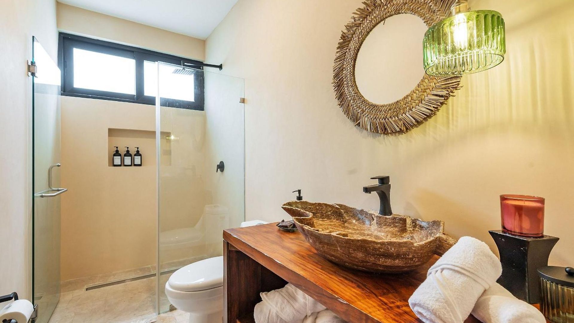 Apartment | Boutique P/2 • Swim Up-patio & Kitchenette *