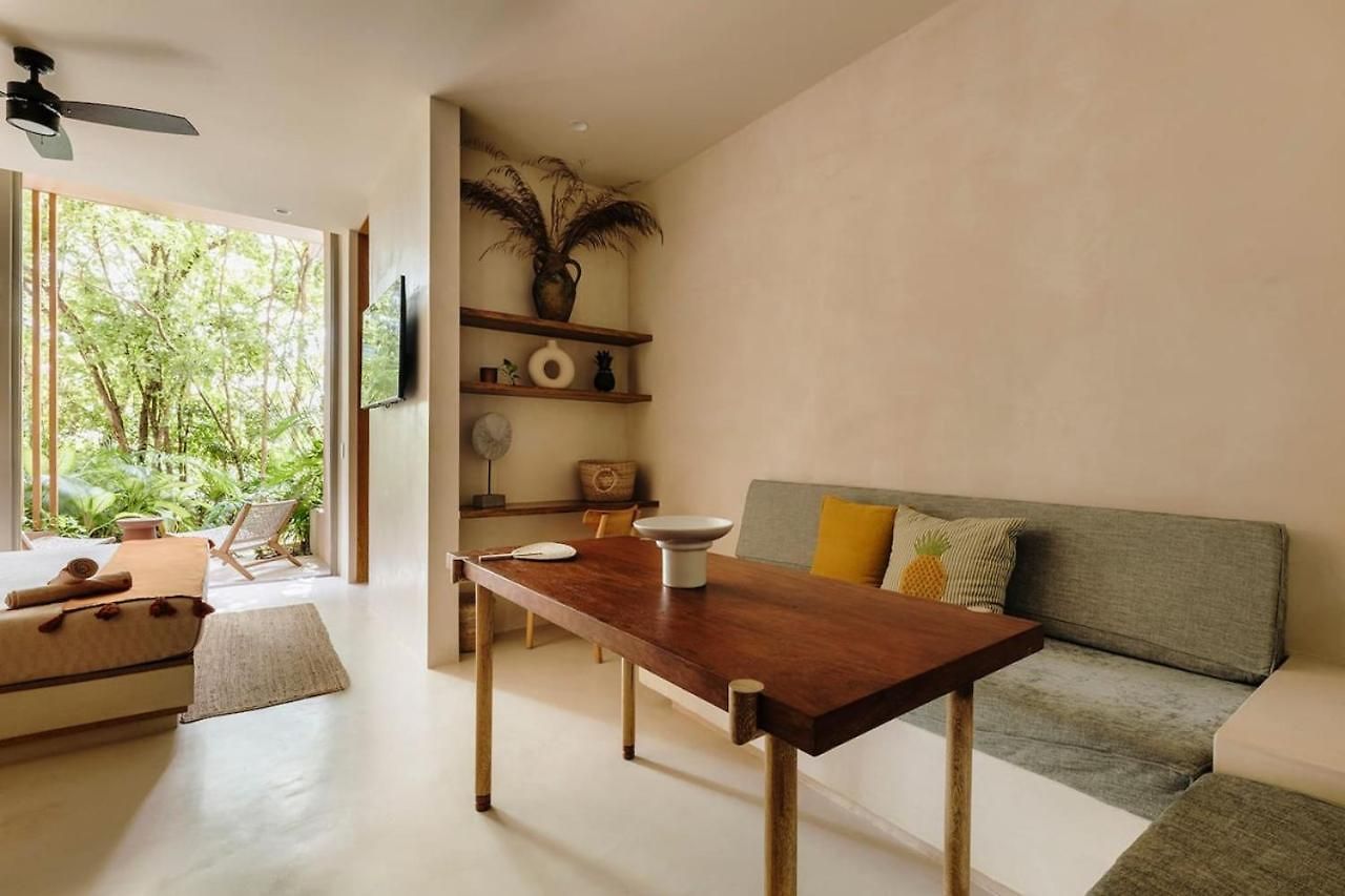 Aflora Quartz Loft Club Access Apartment