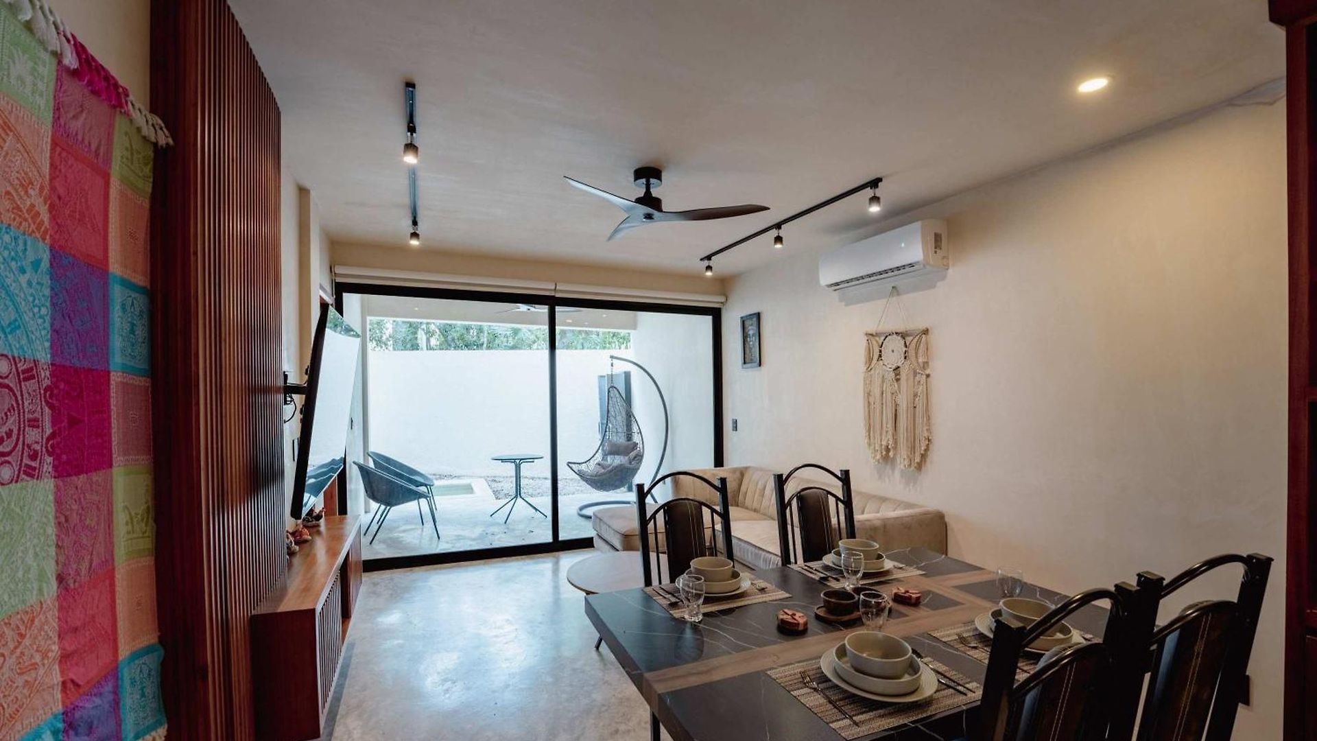 Talulah Living 2br & Private Pool *