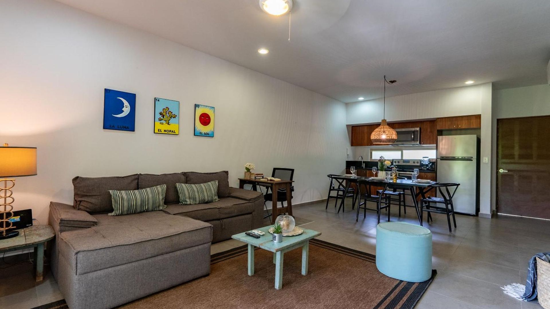 Spacious With Pool In Gated Community Apartment