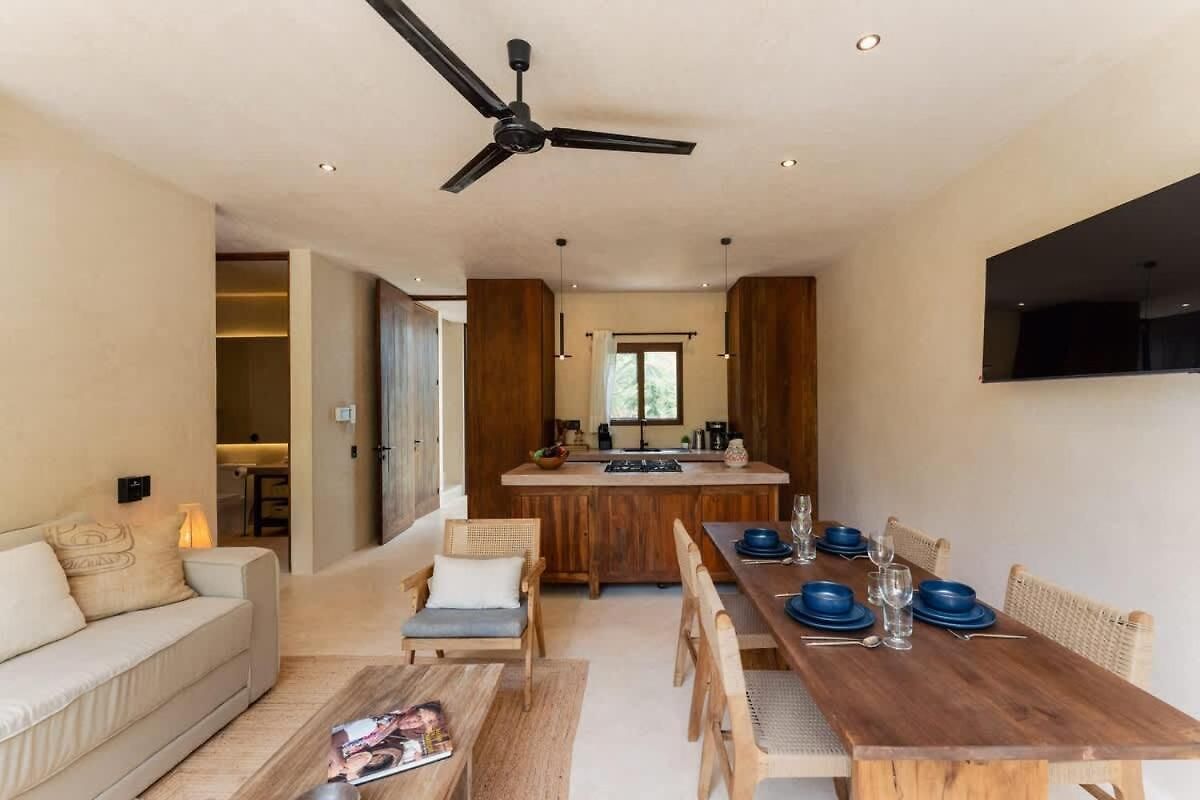 Stylish 2br Jungle Retreat With Plunge Pool & Rooftop Tulum