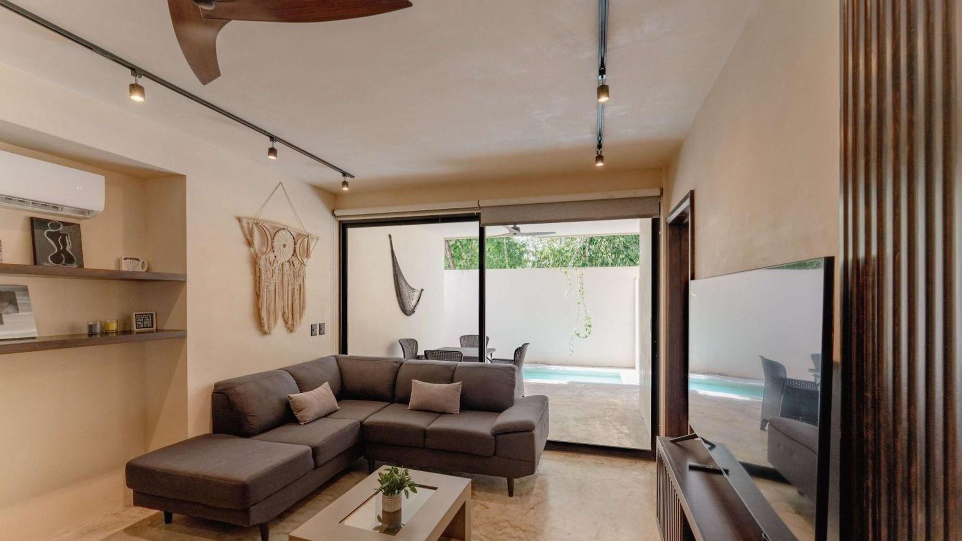 Apartment Talulah Living 3br - Private & Shared Pool *