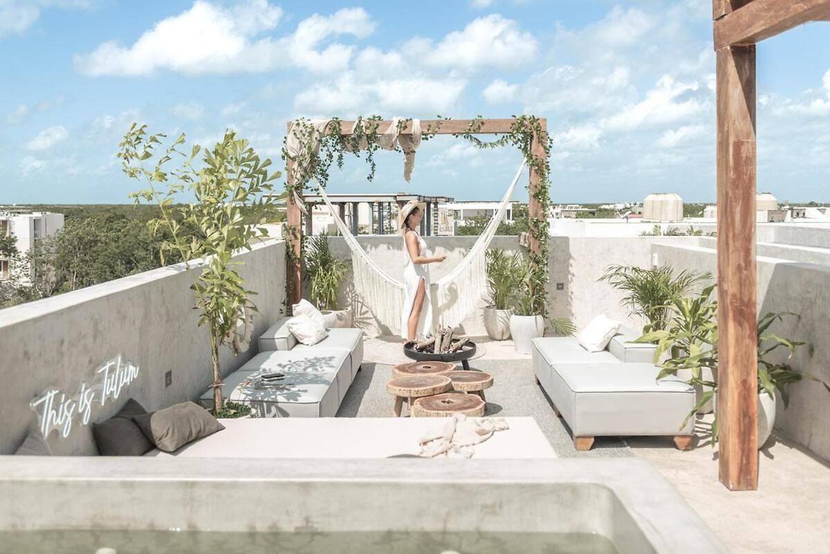 Moonsand Boho Chic Penthouse Pool & Roof Apartment