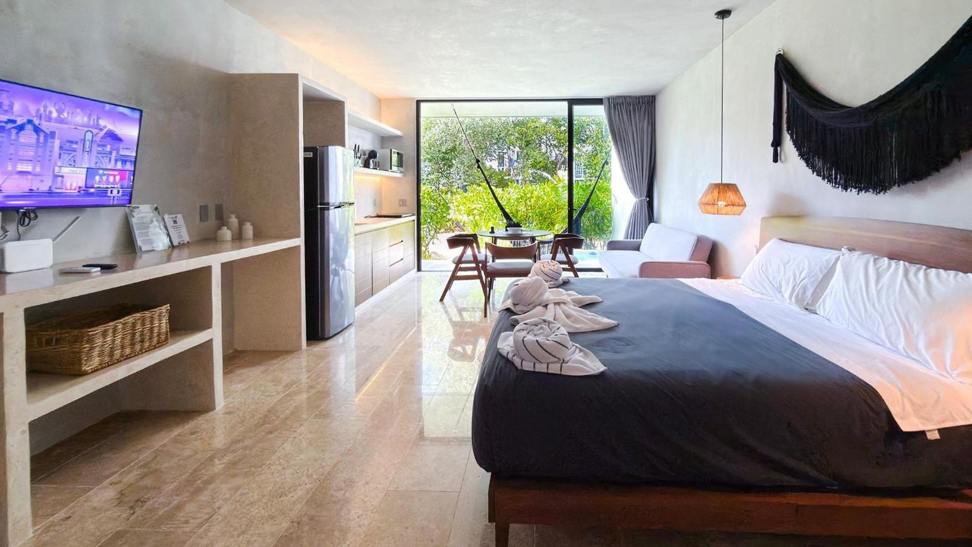 Jungle Private Pool King Bed Wifi 305