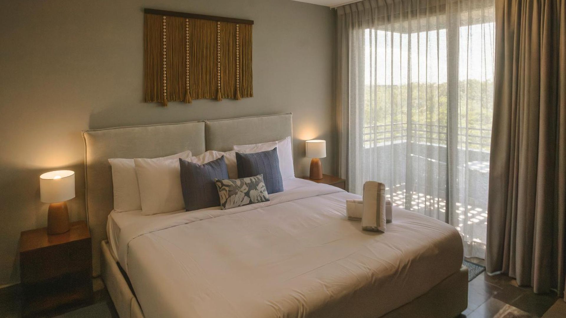 Luna Negra Penthouse 2br Apartment