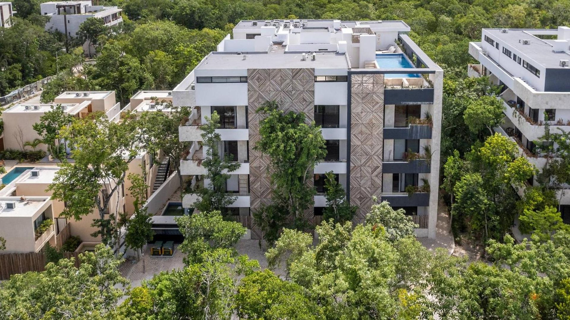 Apartment Tropical Retreat: Scooters, Hot Tub, Pool, Projector Tulum