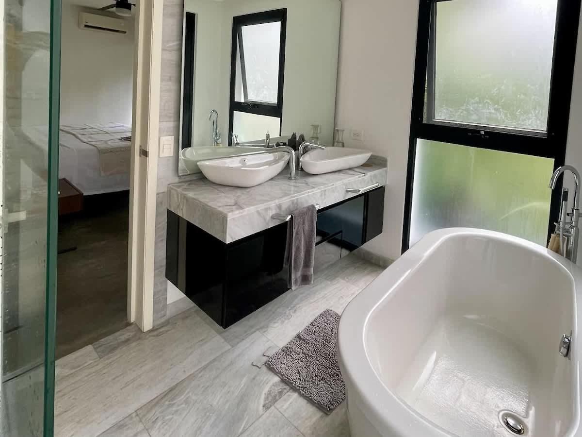 Apartamento Stylish 3br Retreat In Serene Luxury Setting