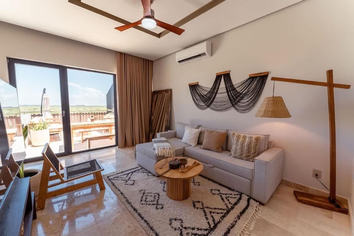 Amira - Stylish Penthouse With Rooftop Pool & Sea Horizon *