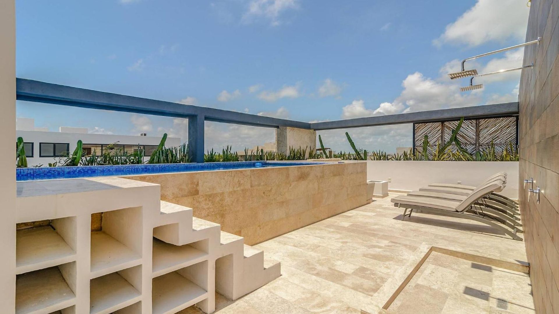 Apartment Tropical Retreat: Scooters, Hot Tub, Pool, Projector Tulum