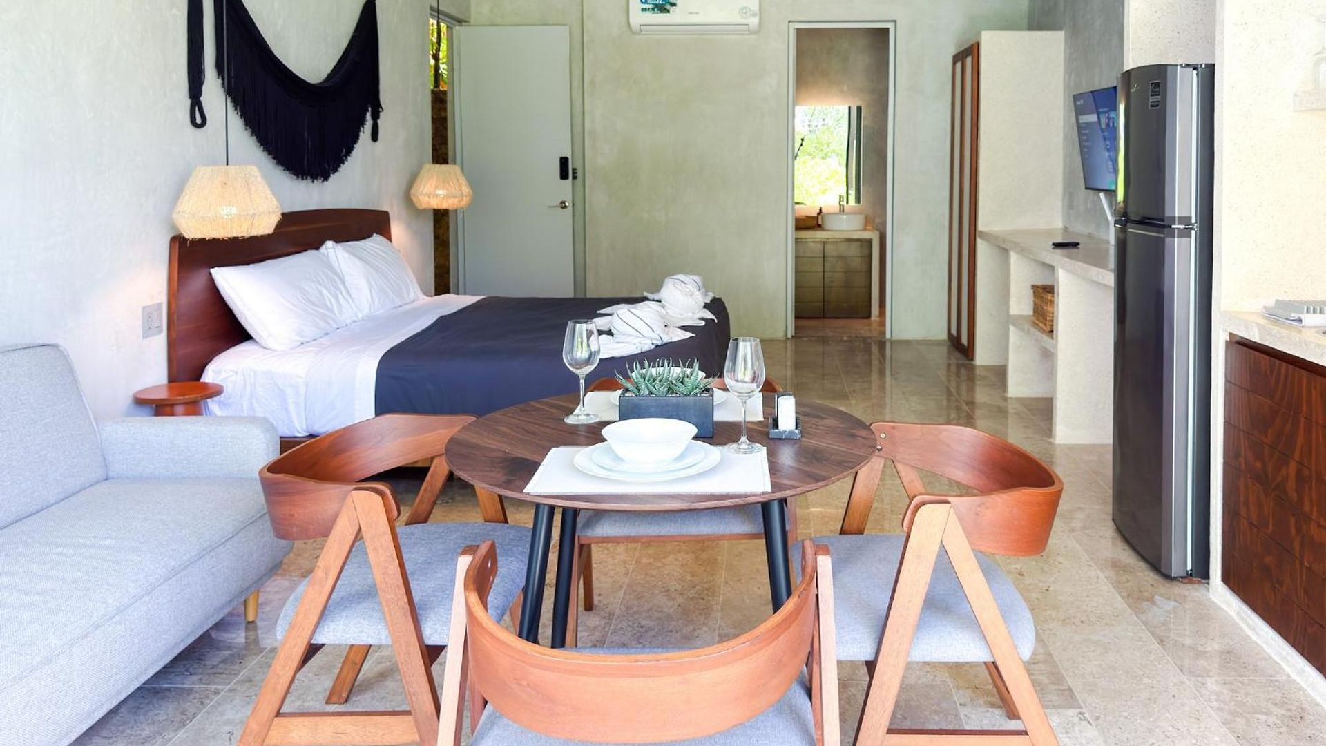 Jungle Private Pool King Bed Wifi 305 Apartment *