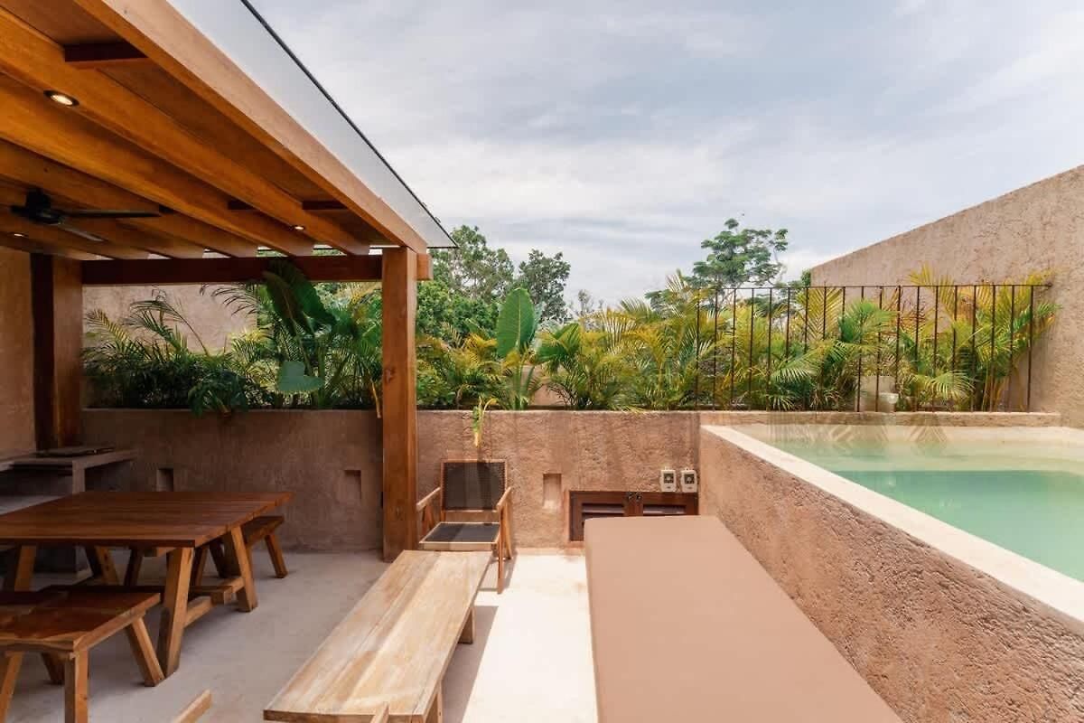 Stylish 2br Jungle Retreat With Plunge Pool & Rooftop Apartment