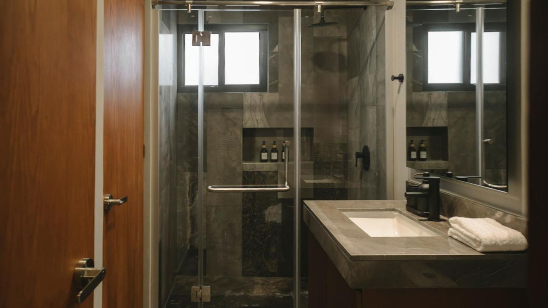Luna Negra Penthouse 2br *