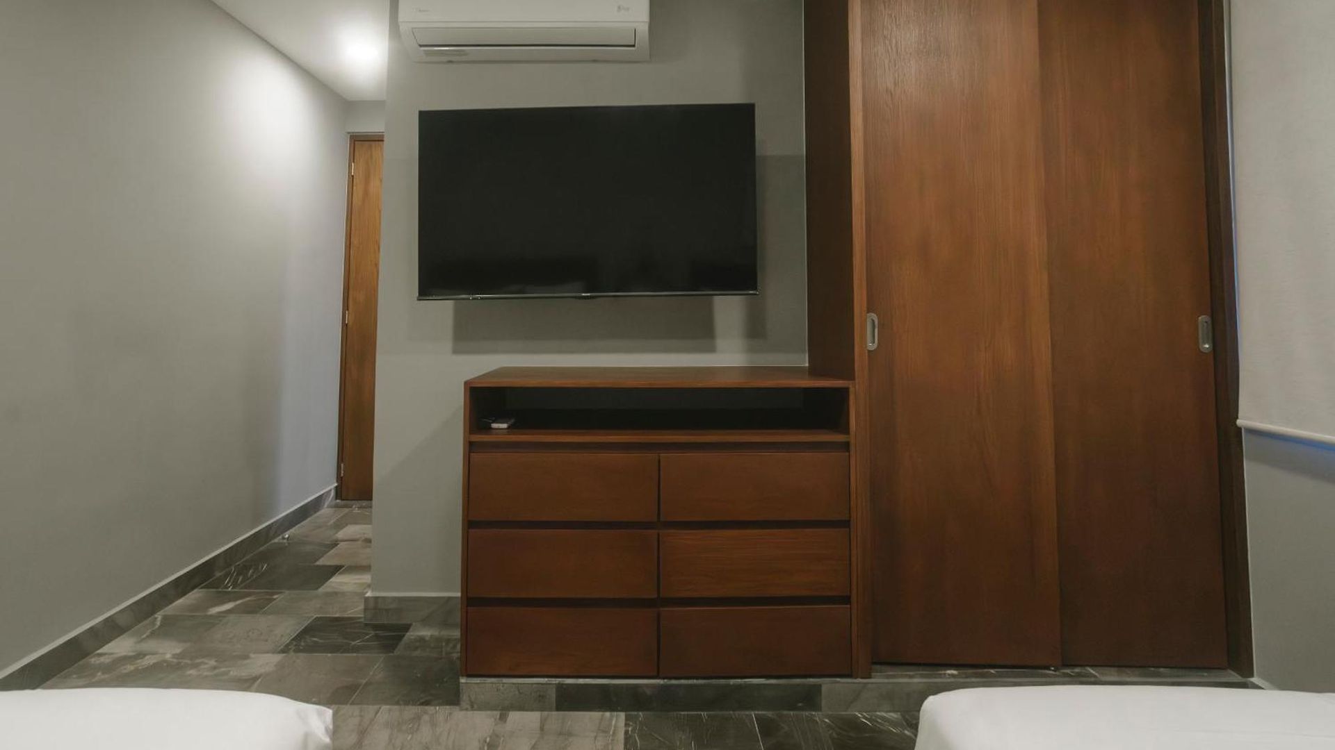 Luna Negra Penthouse 2br Apartment