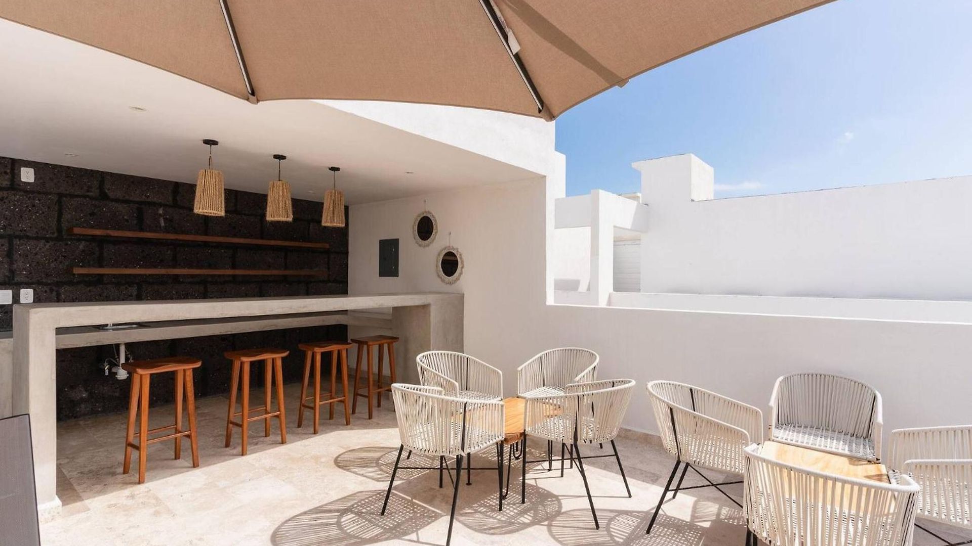 Modern And Bright Rooftop Pools Gym Cowork