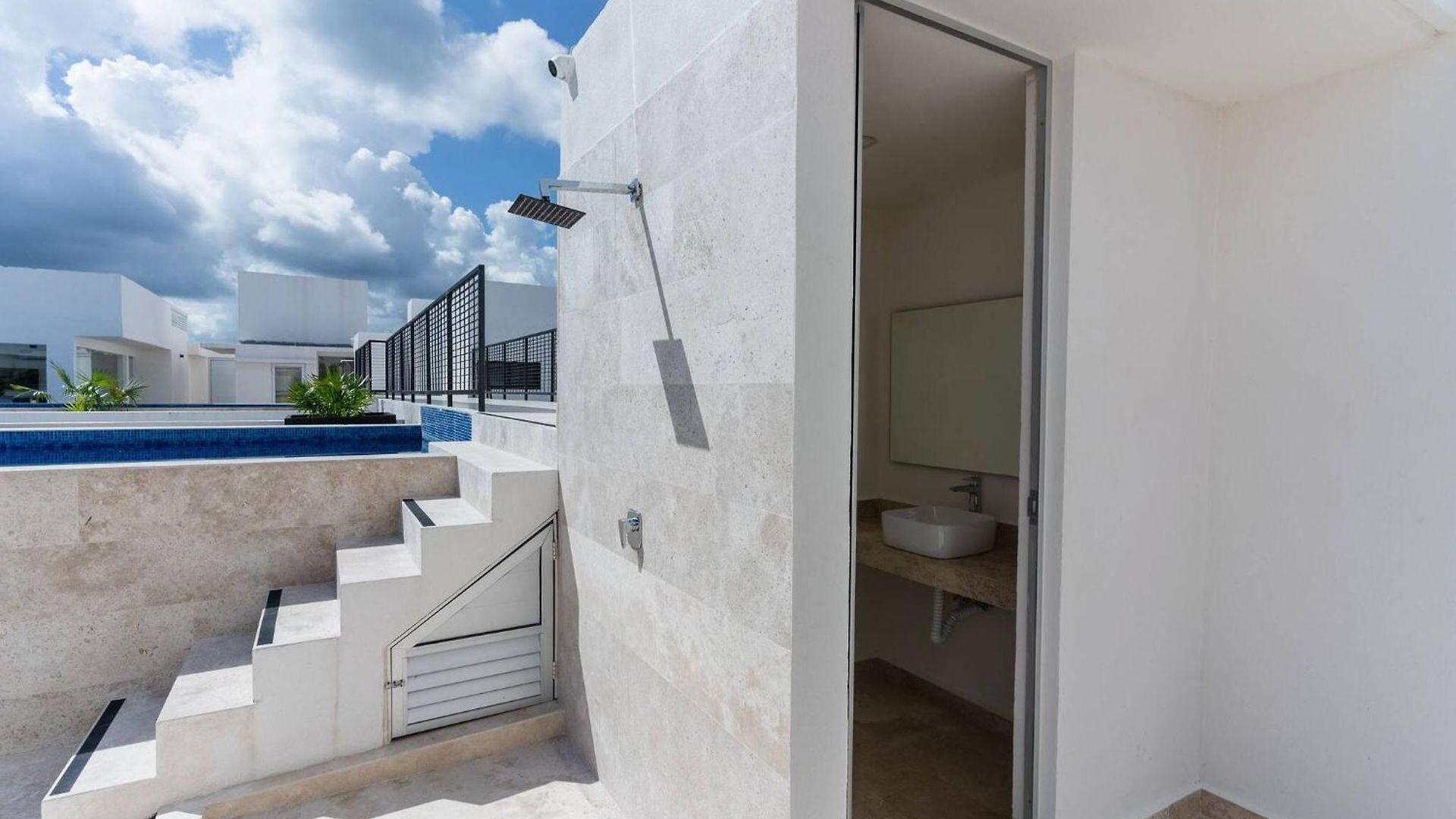 Modern And Bright Rooftop Pools Gym Cowork Apartment *
