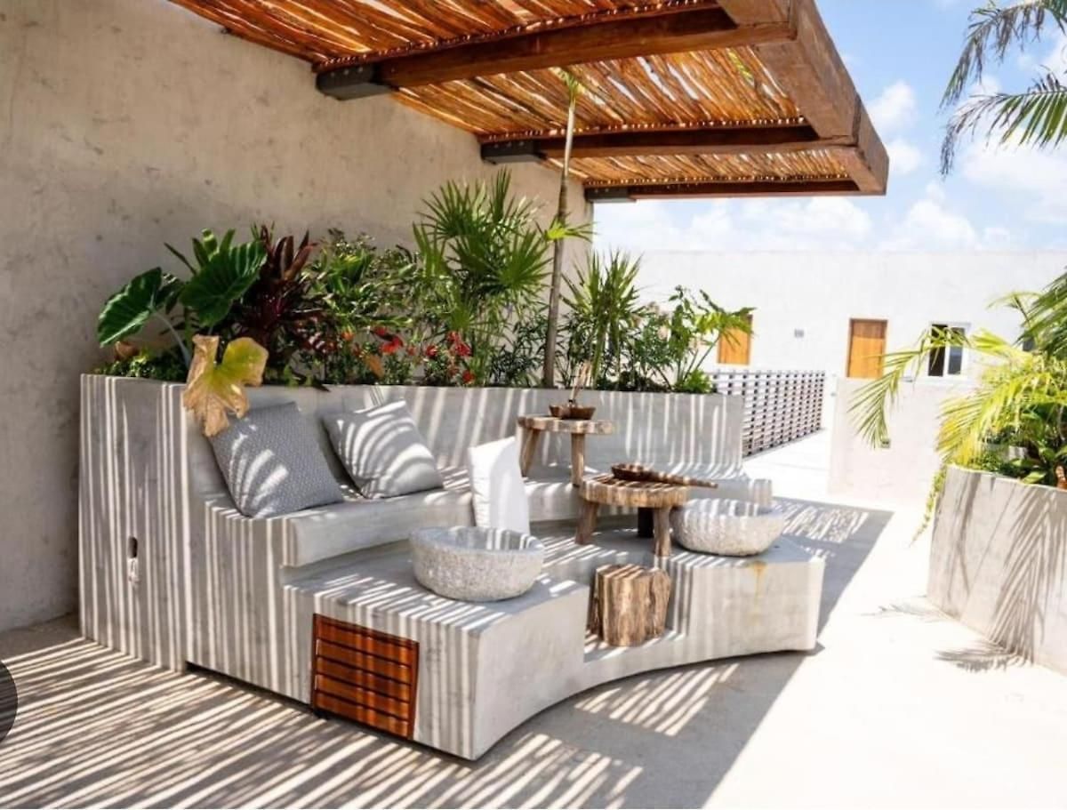 Moonsand Boho Chic Penthouse Pool & Roof Apartment *