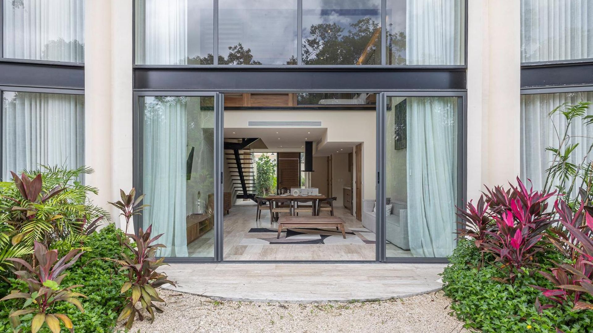 Mistiq Apartment