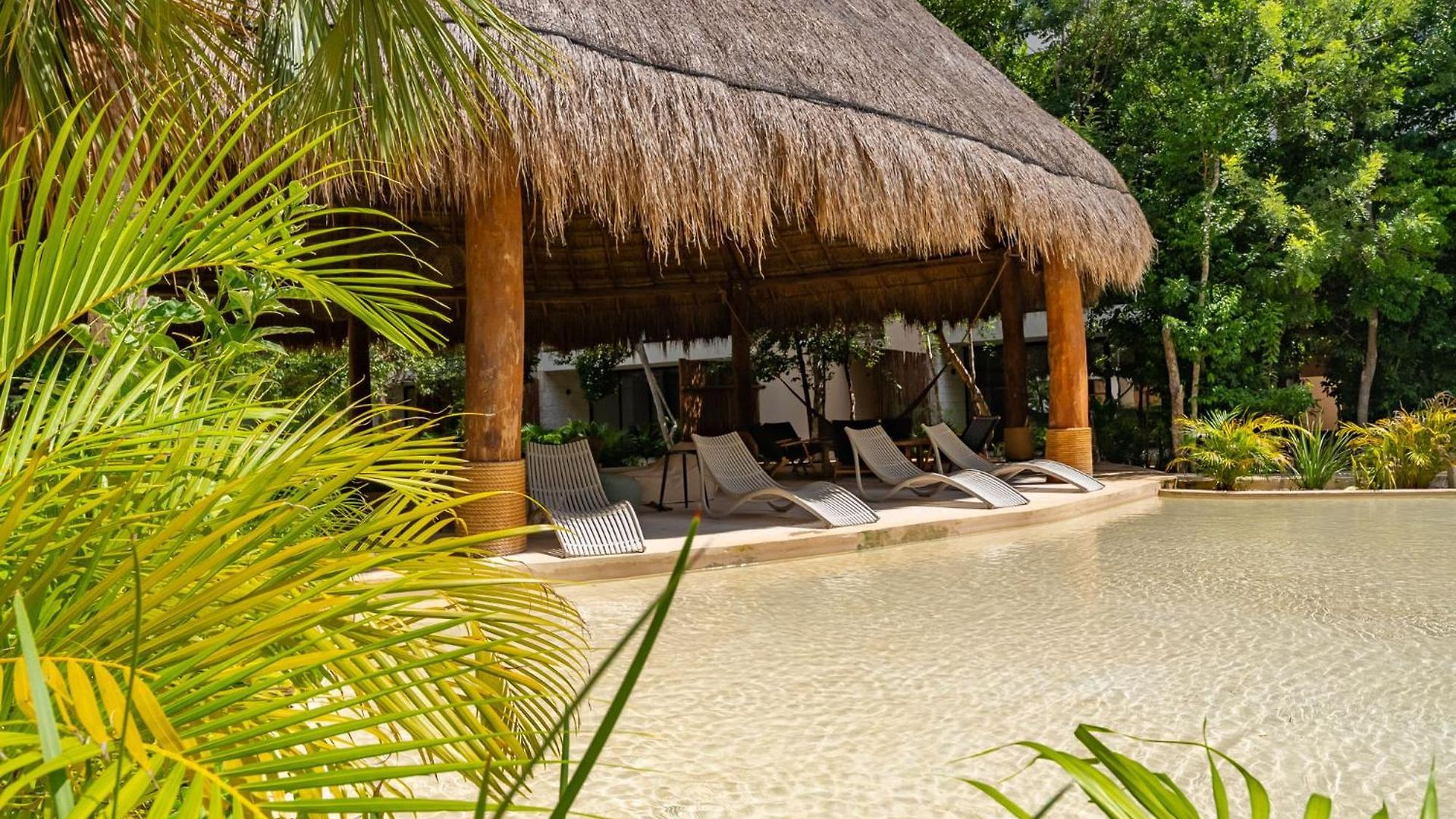 Oasis Secreto En Tranquila Zona 2br En By Yeah