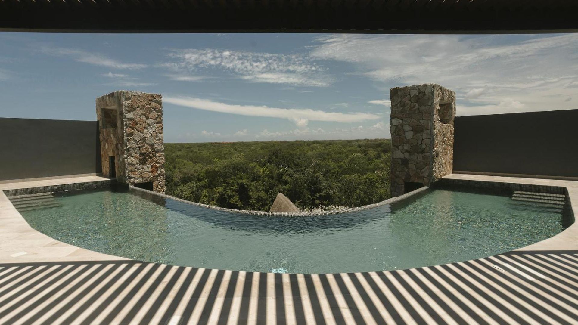 Luna Negra Penthouse 2br Tulum
