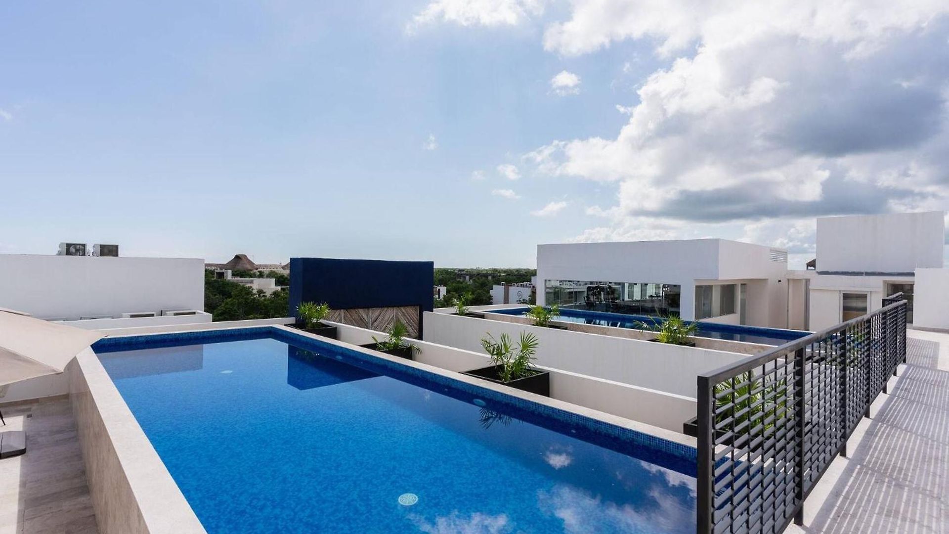 Modern And Bright Rooftop Pools Gym Cowork