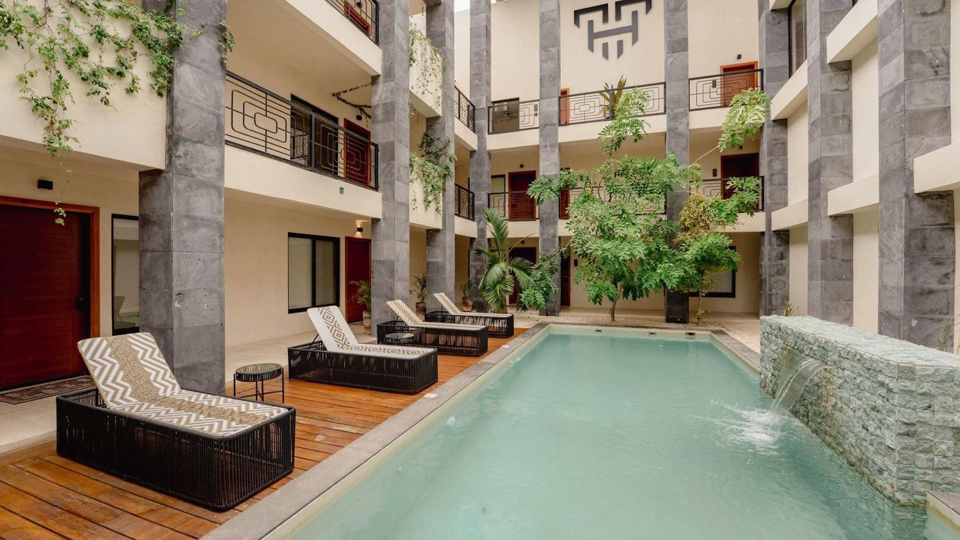 Apartment Talulah Living 3br - Private & Shared Pool