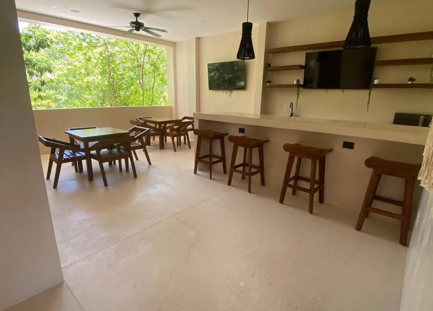Great 3 Bedroom And Private Pool *