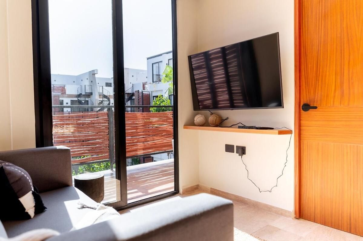 Ph 3br Jacuzzi Club Pass