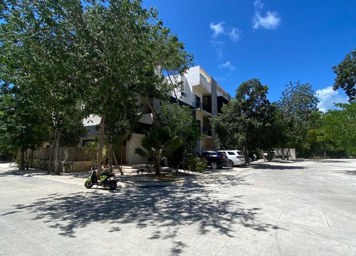 Great 3 Bedroom And Private Pool Apartment