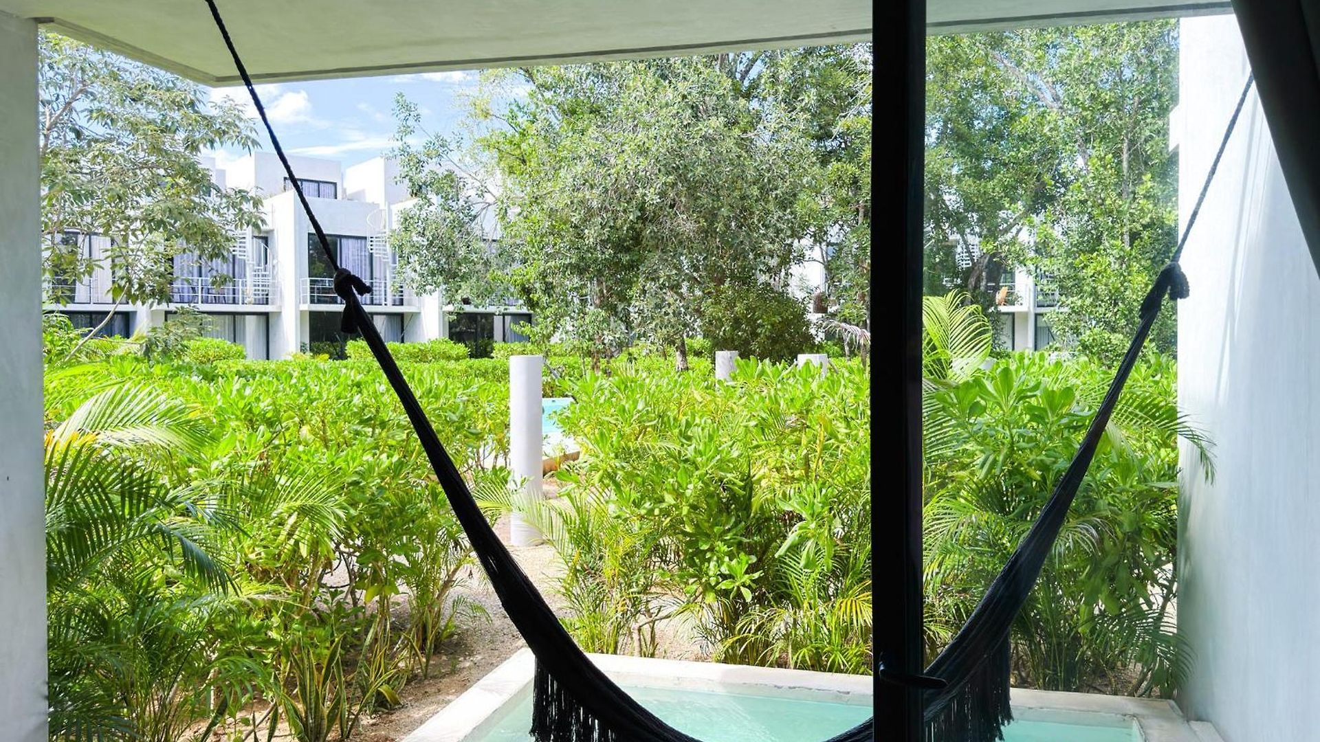 Jungle Private Pool King Bed Wifi 305